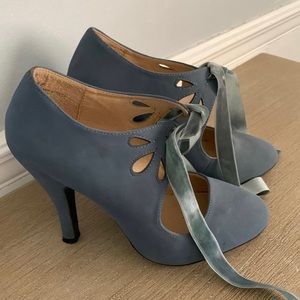 Dolce by mojo moxy heels size 7.5
